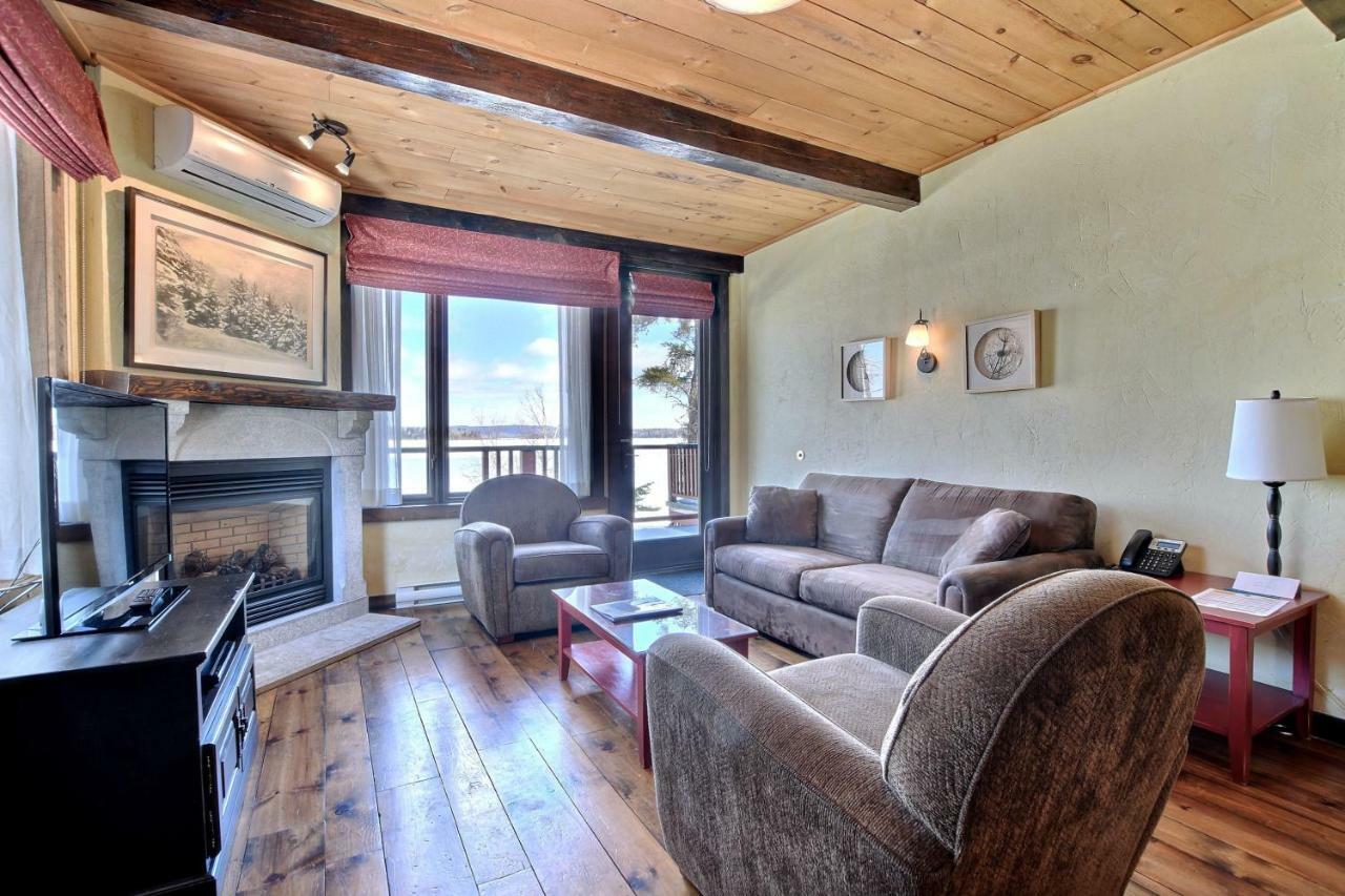 Les Condos Du Lac Taureau- Rooms & Condos Saint-Michel Екстериор снимка